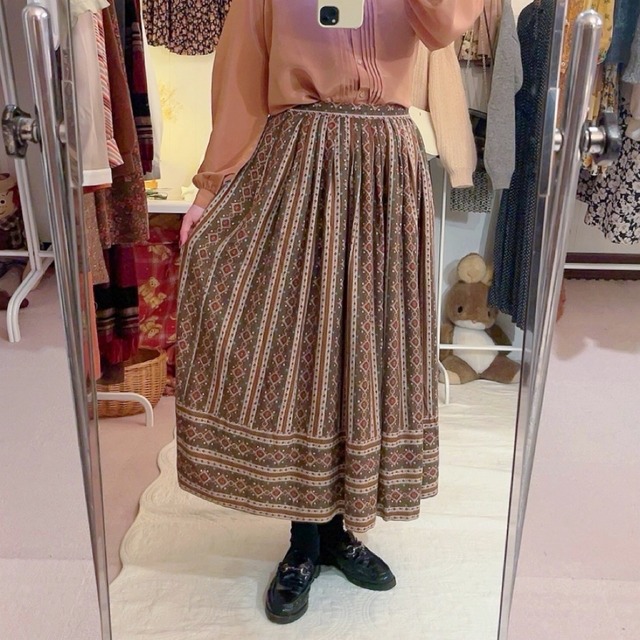 tyrolean line gather flare skirt