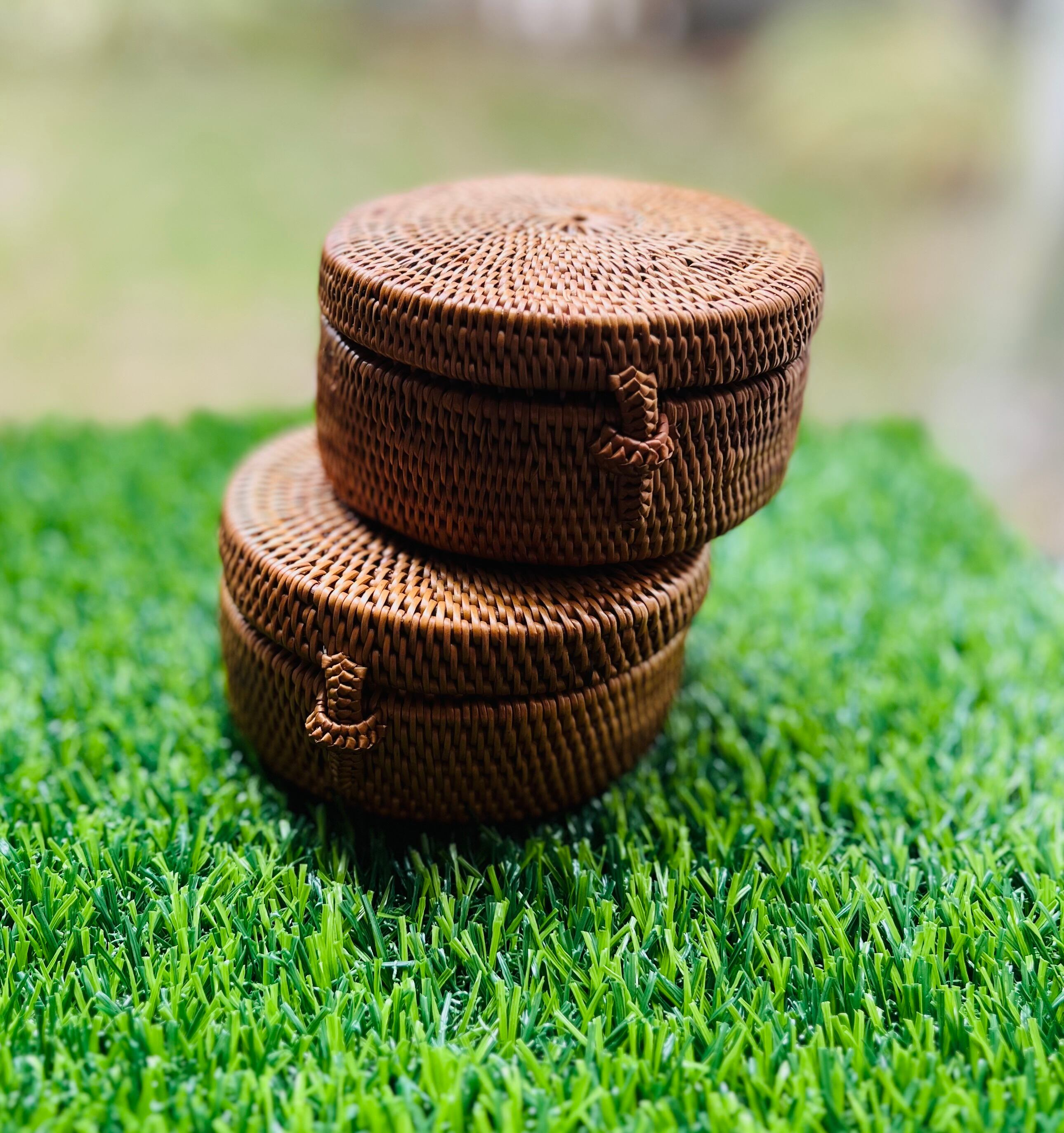 小物やお菓子入れに！蓋つき丸いアタ容器（中） | バリの風