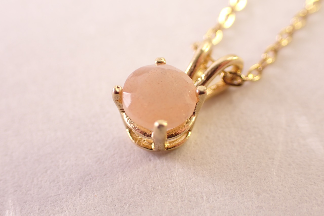 ピーチムーンストーンネックレス　0.92ct [D12‐171]
