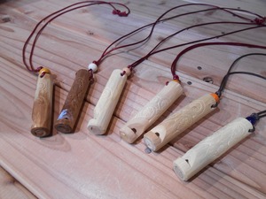 木彫りの笛-4　（011-92）