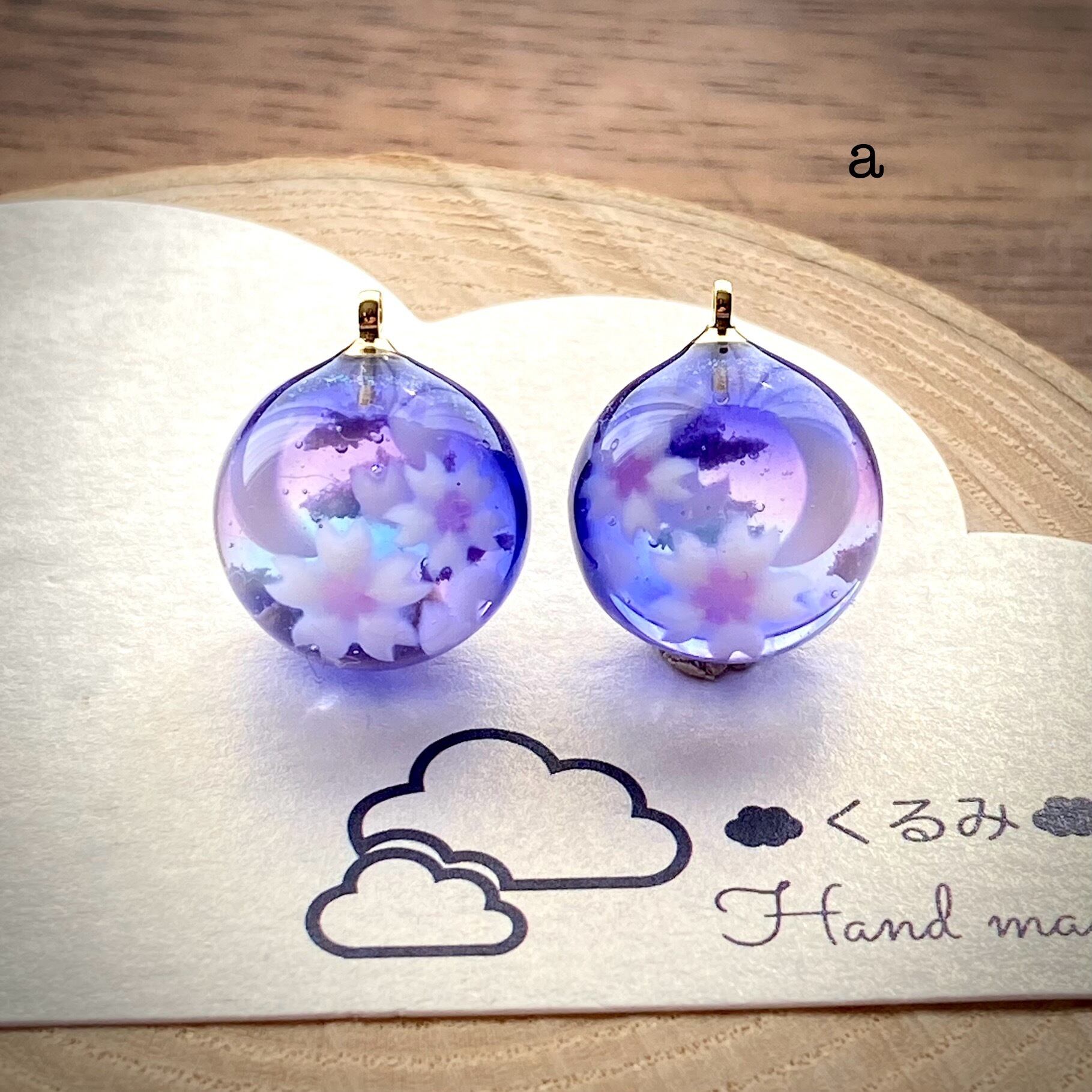 レジンピアス イヤリング 三日月と夜桜 半球 14mm a