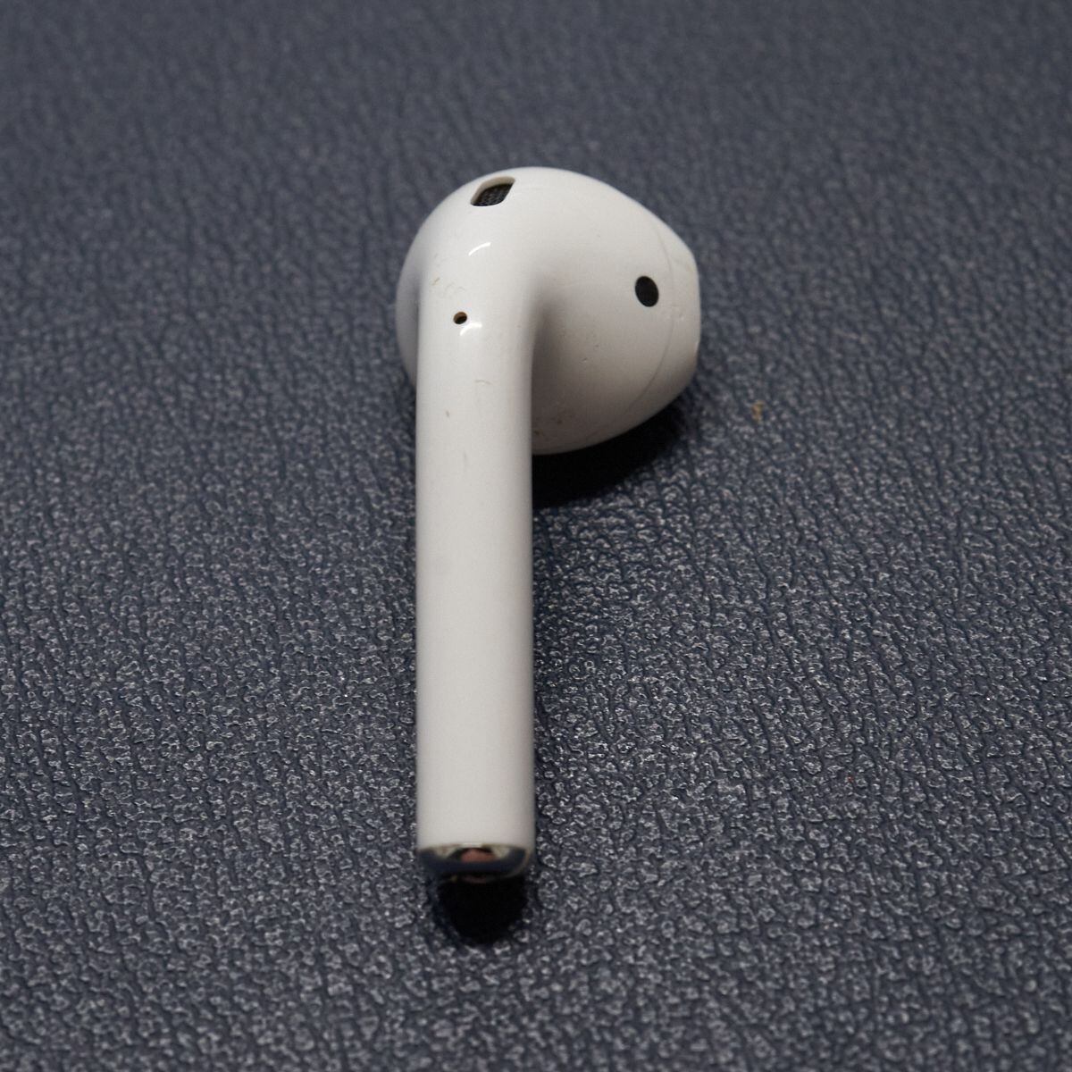極美品　正規品　Apple AirPods 第1世代 右耳のみ MMEF2J A