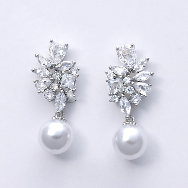 E-134 キュービックジルコニア pearl ピアス