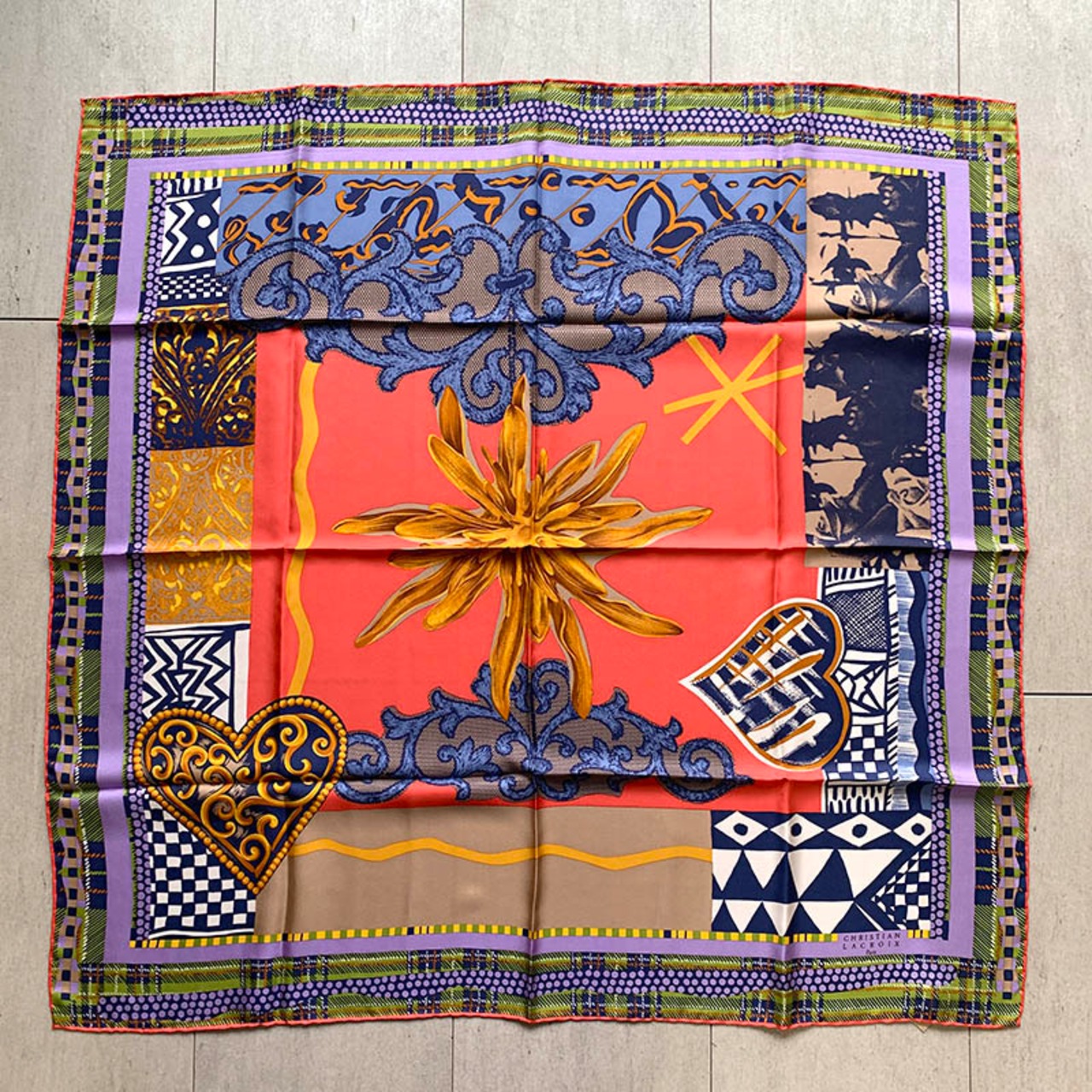 シルクスカーフ　カレ ラクロア　Lacroix 未使用品