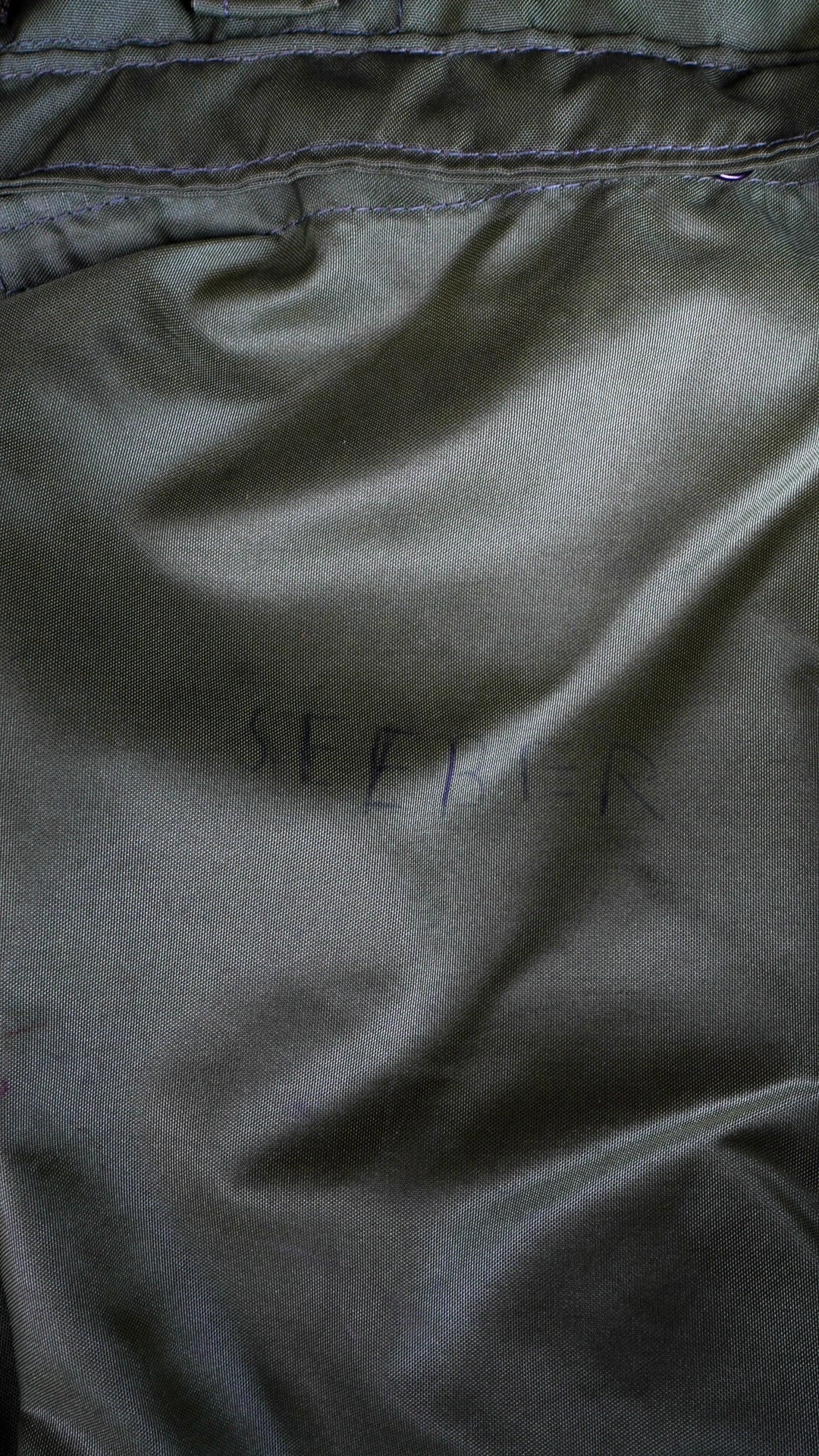 1985年　アメリカ軍　ヘルメットバッグ　4th ブラスジップ　US.ARMY 1985】米軍(アメリカ軍) ヘルメットバッグ ブラスジッパー 《US