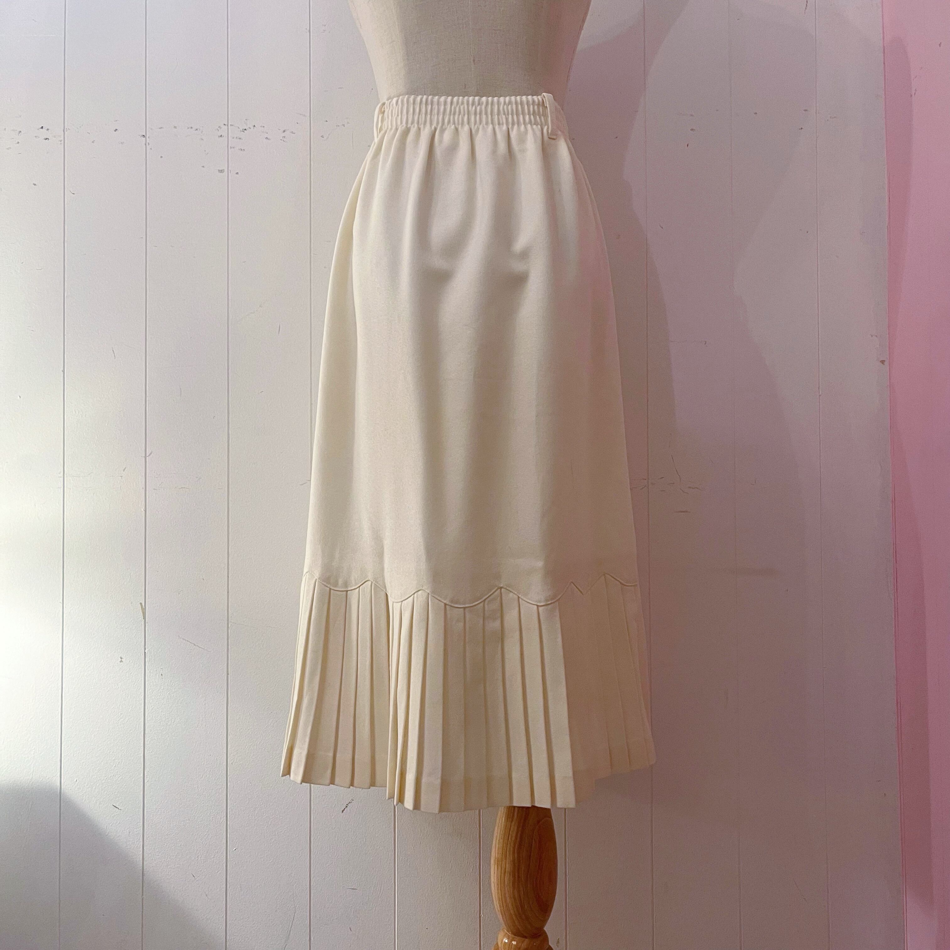 scallop pleats cream wool skirt