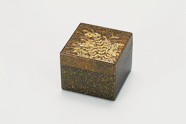 36-3312 鏡付ピアスBOX 別甲塗 兼六 Jewelry Box w Mirror Butterly