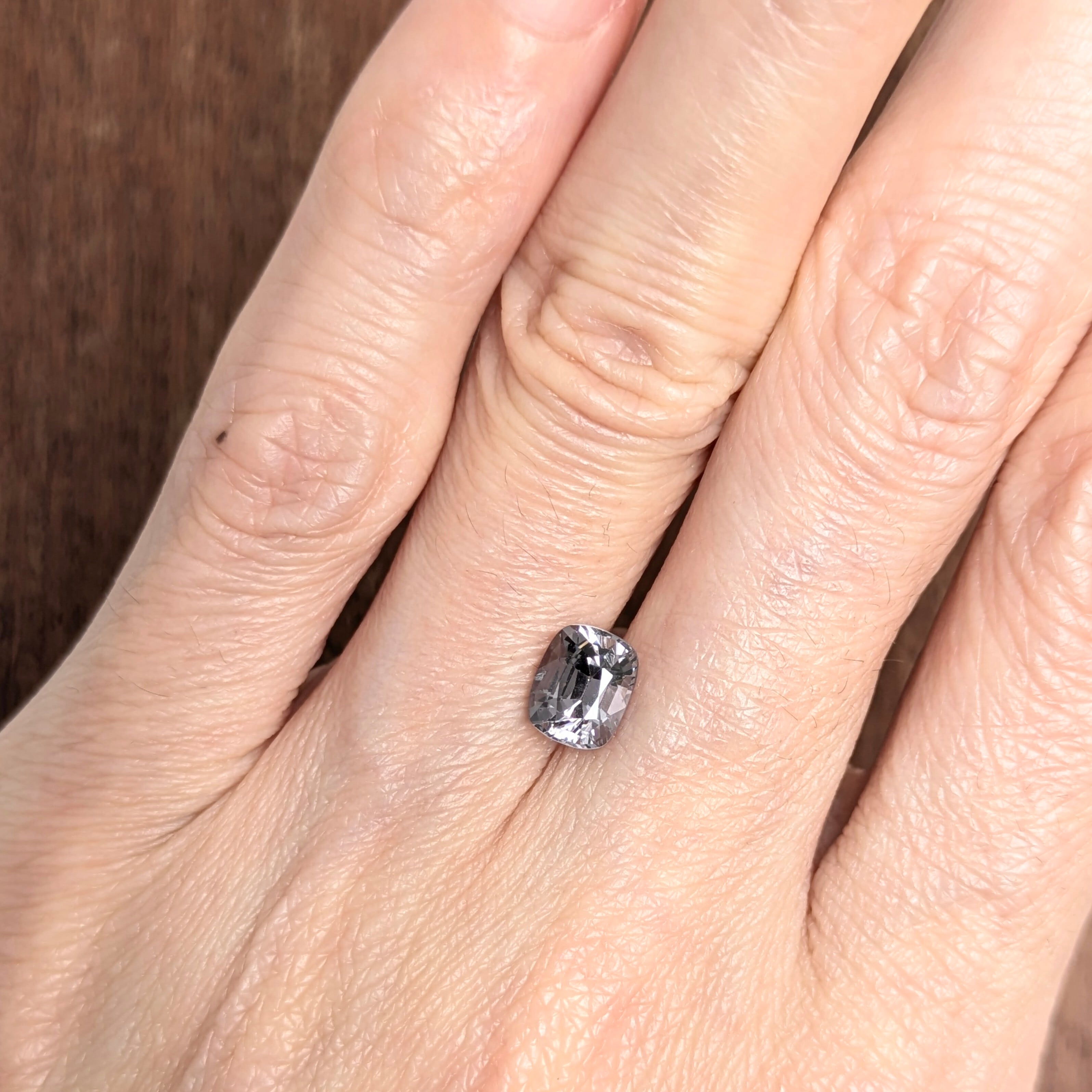 スピネル ルース ミャンマー・モゴック産 【1.32ct】 PRO209185