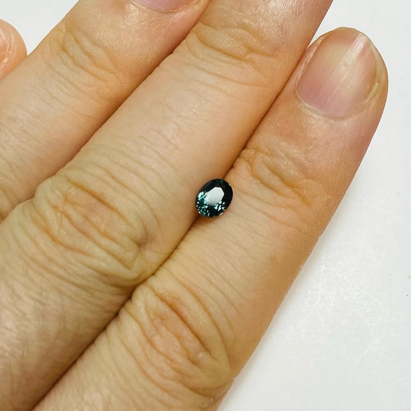 変身する石 ベキリーブルーガーネット4