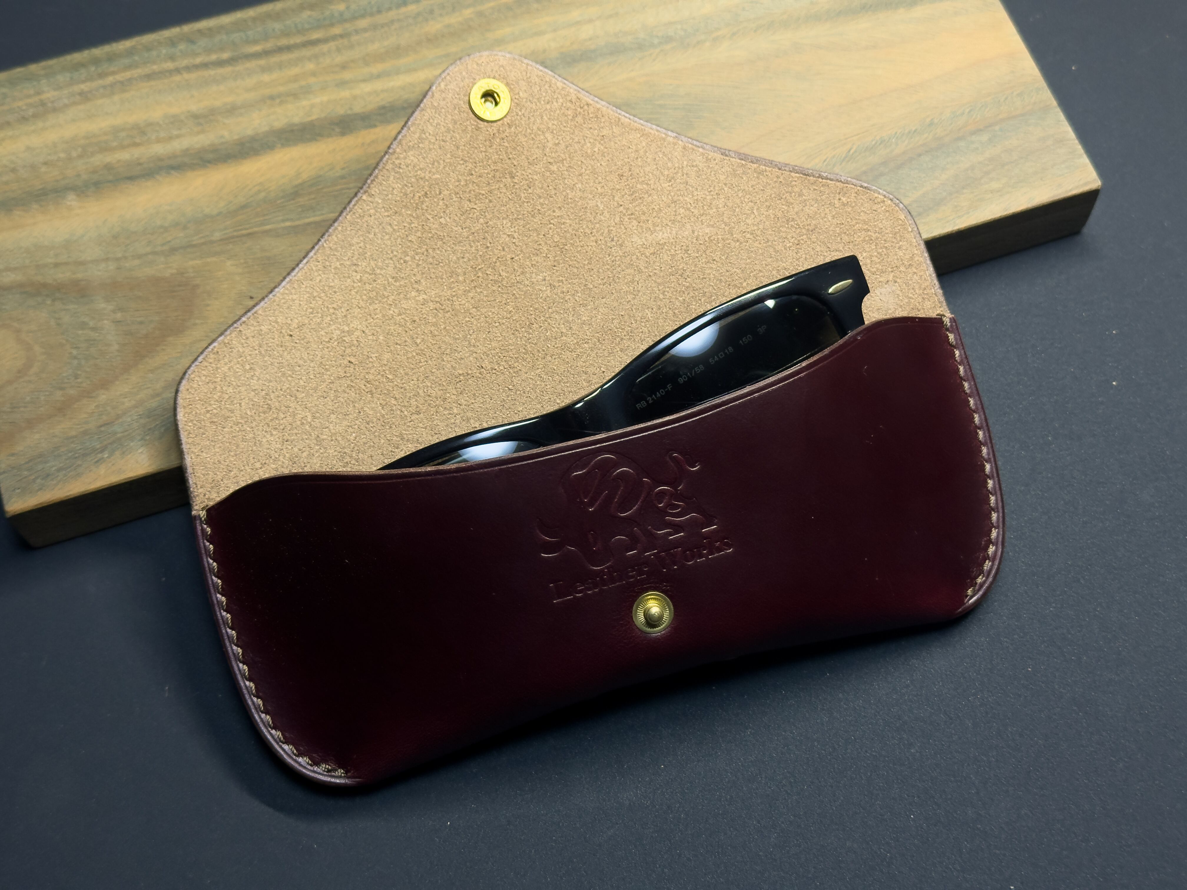 グラスケース【クロムエクセル / 茶芯バーガンディ】 | leather works bub