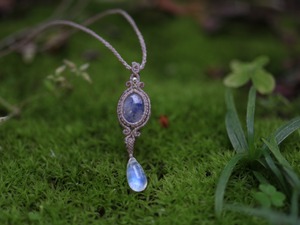 デュモルチェライト in quartz  ペンダント