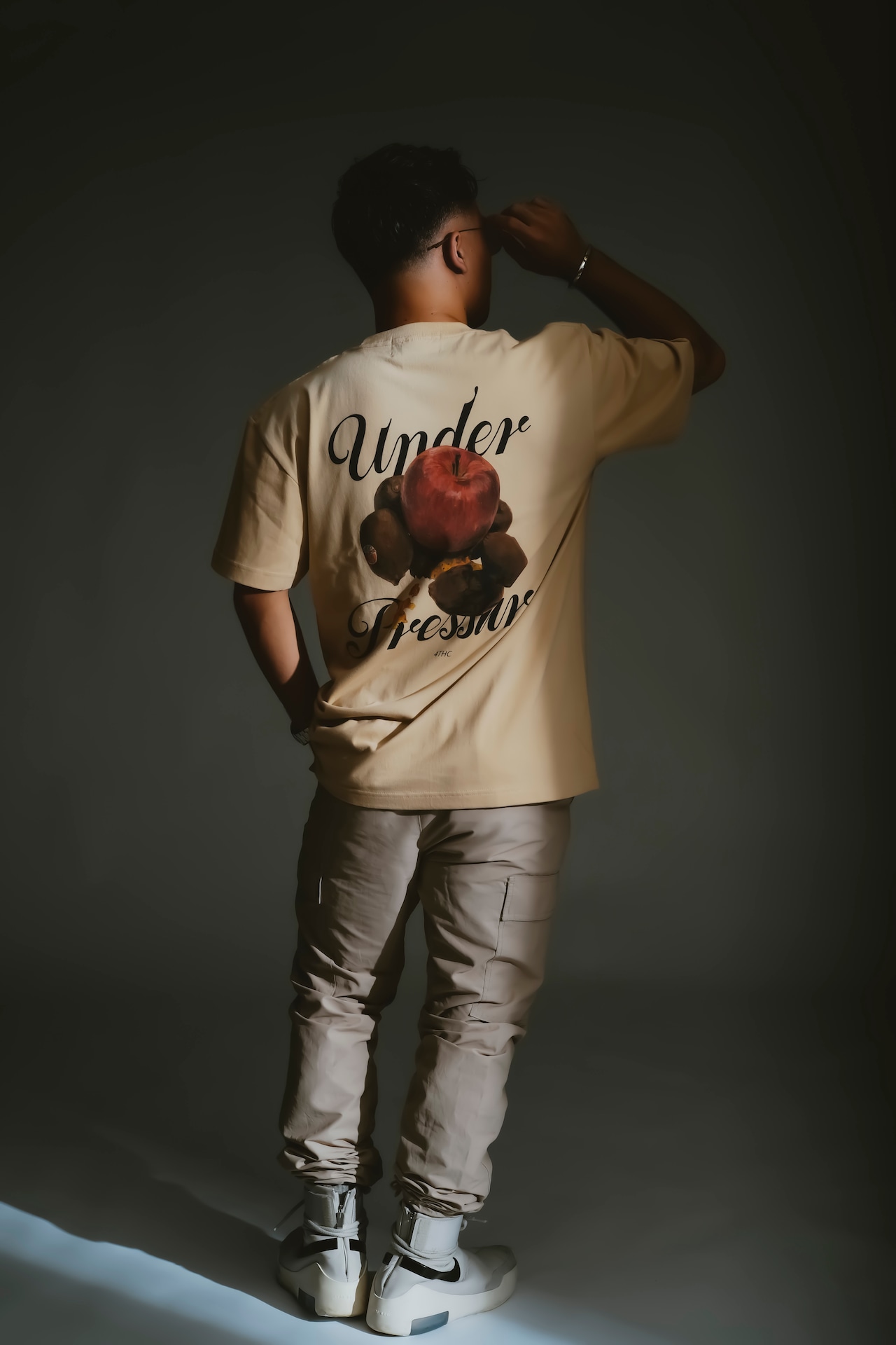 "Under Pressure" T-SHIRT (Khaki)