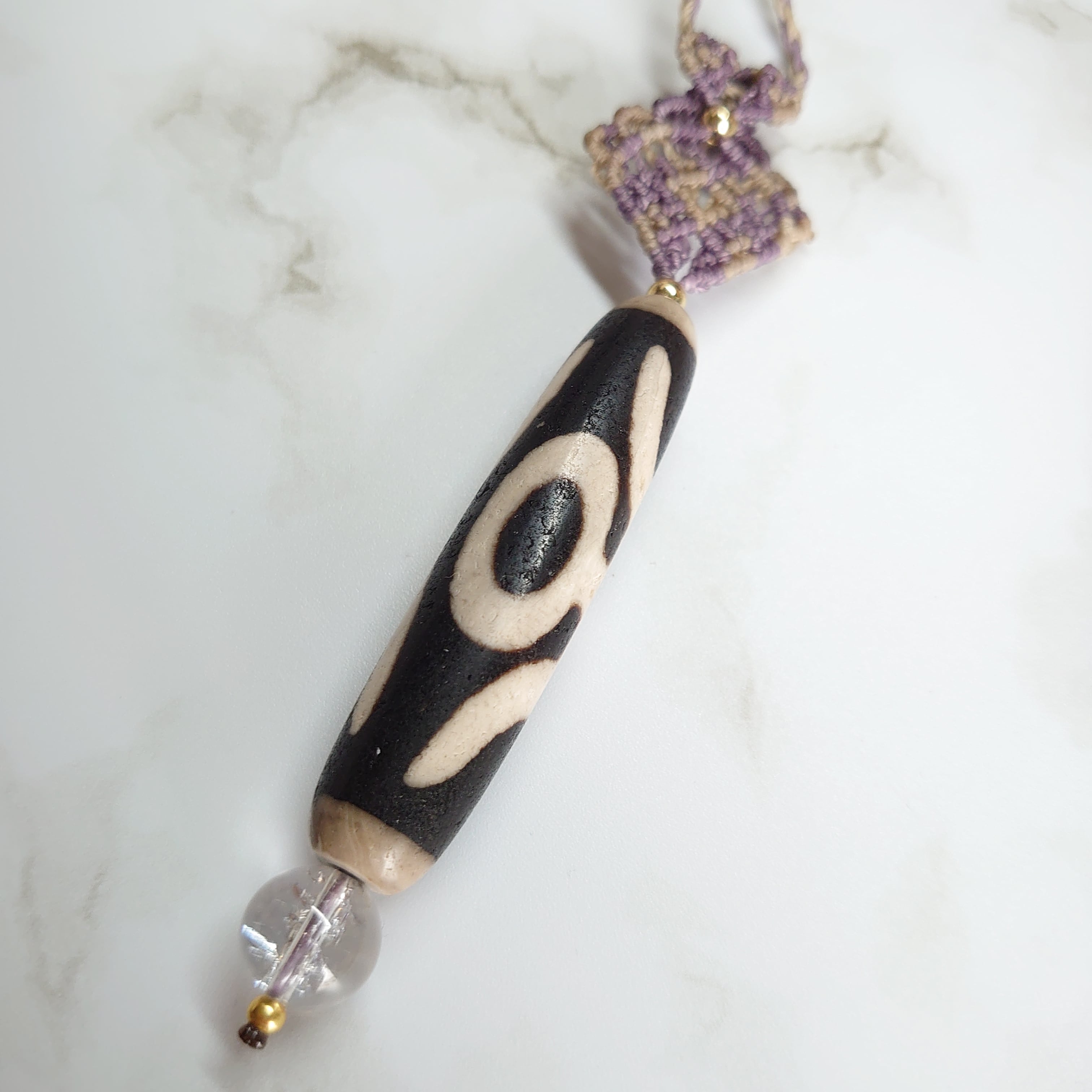 器の大きな人間】馬蹄痕大人天珠マクラメ編みペンダント | 手作り