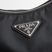 プラダ ショルダーバッグ ブラック ナイロン ヴィンテージ