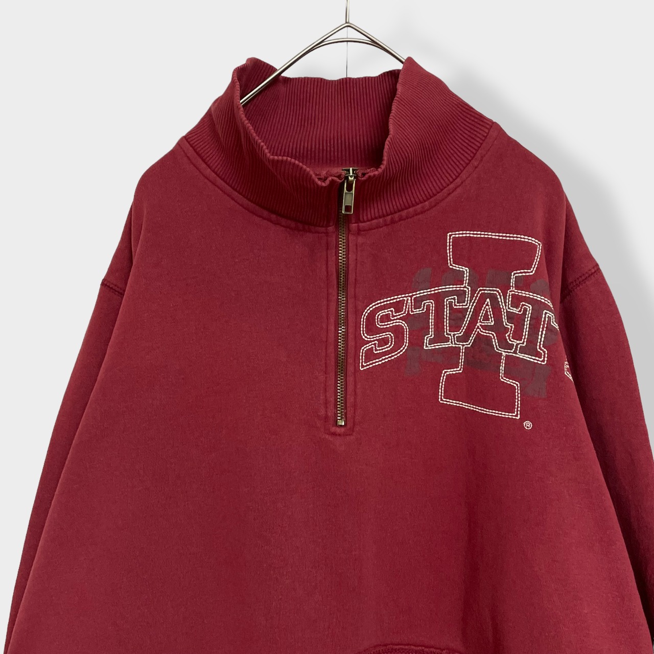 【JAMERICA】カレッジ ロゴ アイオワ州立大学 IOWA STATE UNIVERSITY 刺繍ロゴ バックロゴ ハーフジップ スナップ スウェット プルオーバー カンガルーポケットM US古着