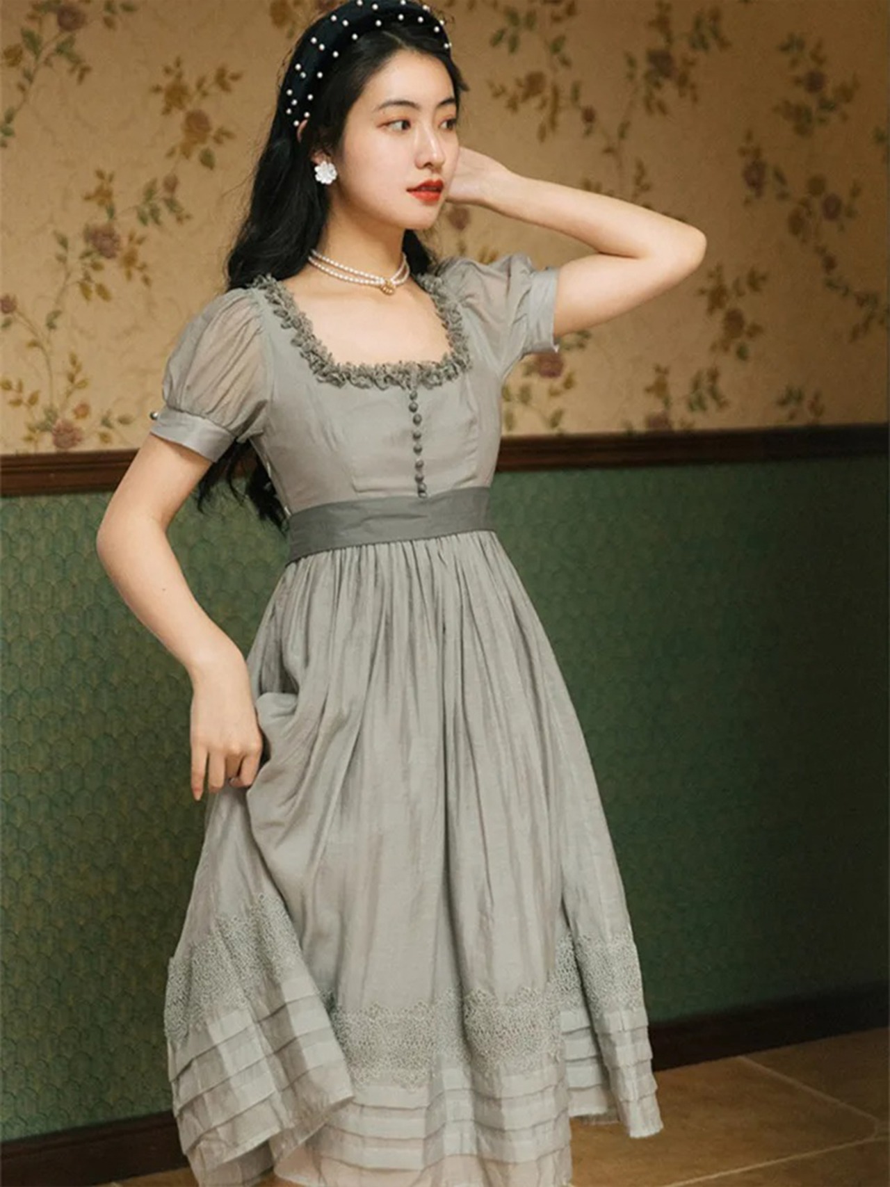 【0046】Vintage Square Simple Short Sleeve Dress