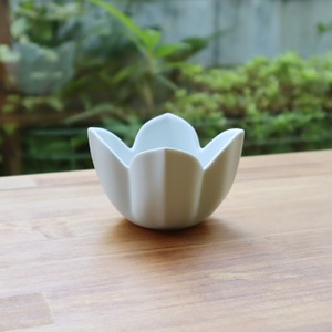 有田焼　白磁切込小鉢【まるふくオリジナル】 33-068