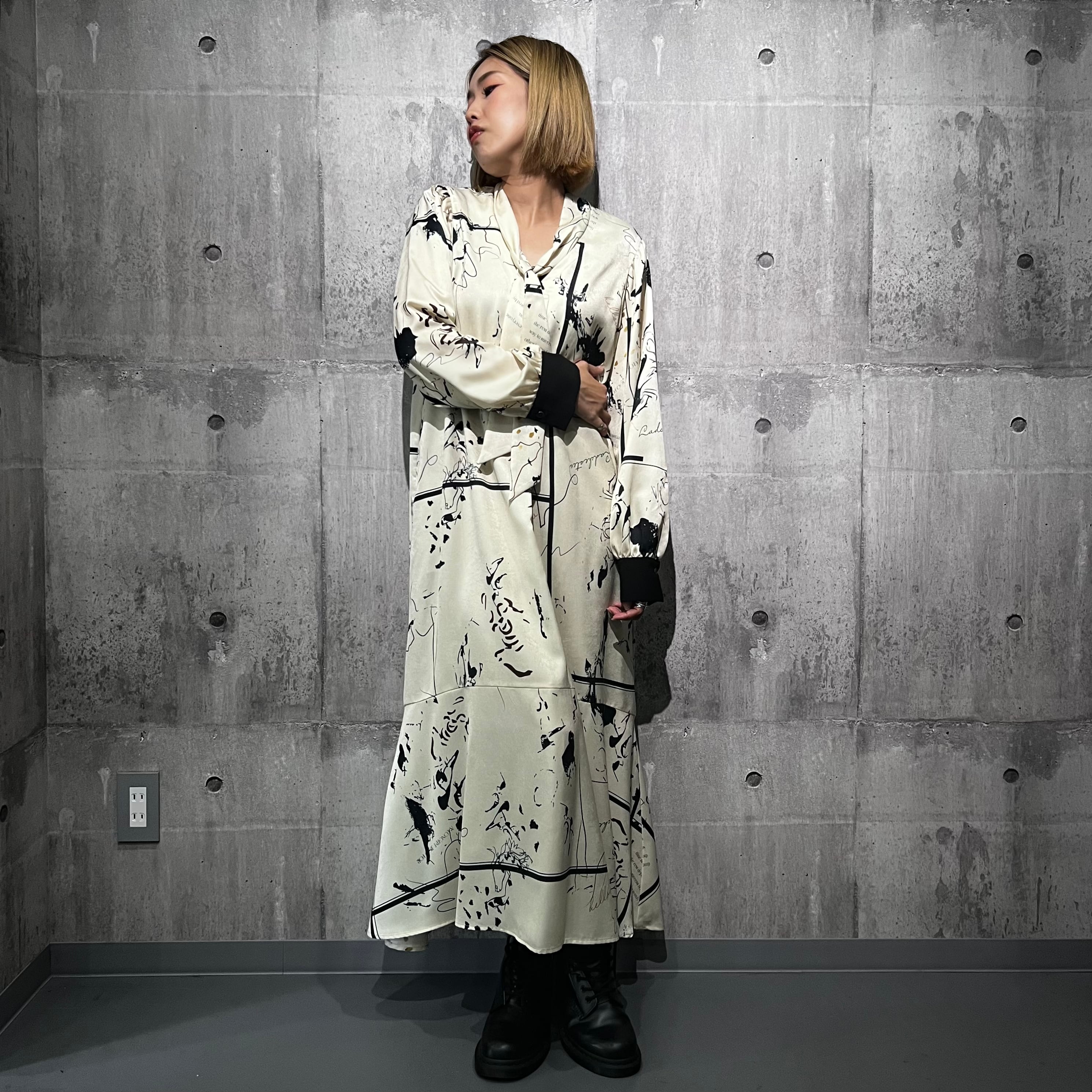 シルエットアートptボウタイワンピー