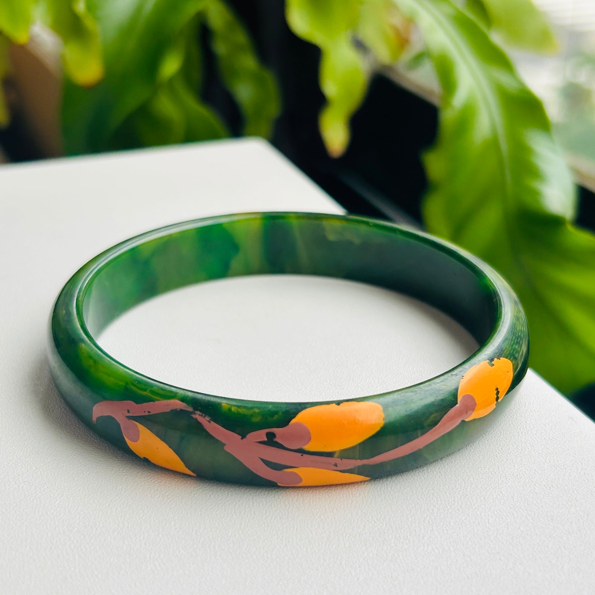 BAKELITE Hand painted Spinach Green バングル | Milo Antiques & Vintage