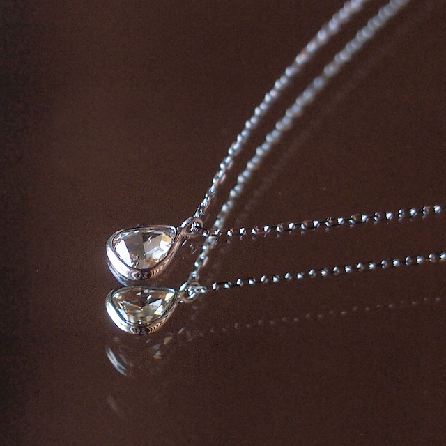 シンプルな一粒ダイヤのプラチナネックレス　ローズカットダイヤモンド NO.3　華奢　しずく　雫　ドロップ