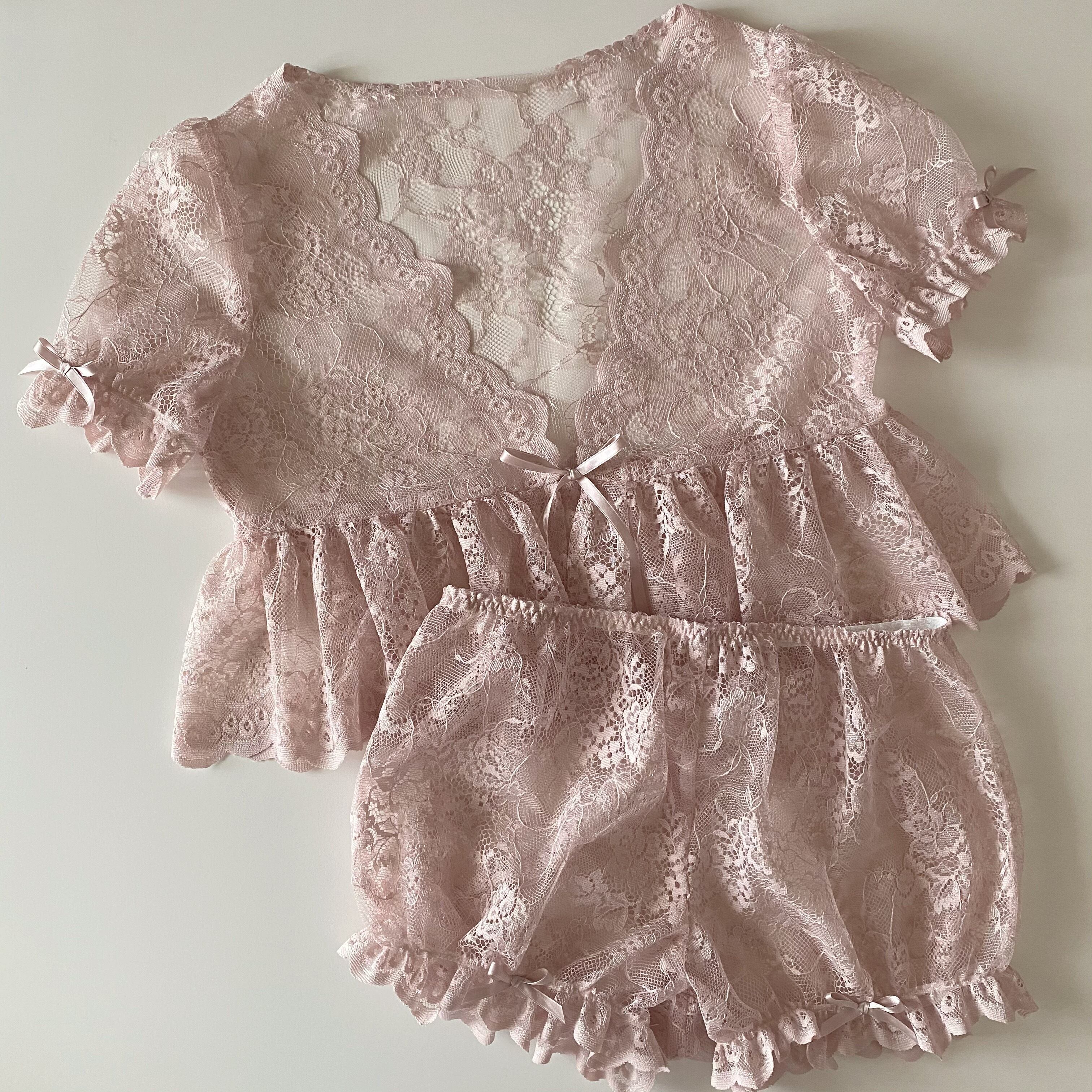 "La Petite" bed blouse