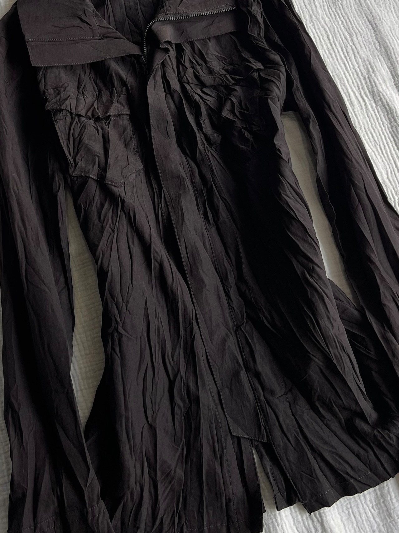 "kiryuyrik" Wrinkled Deformation Nylon Jacket