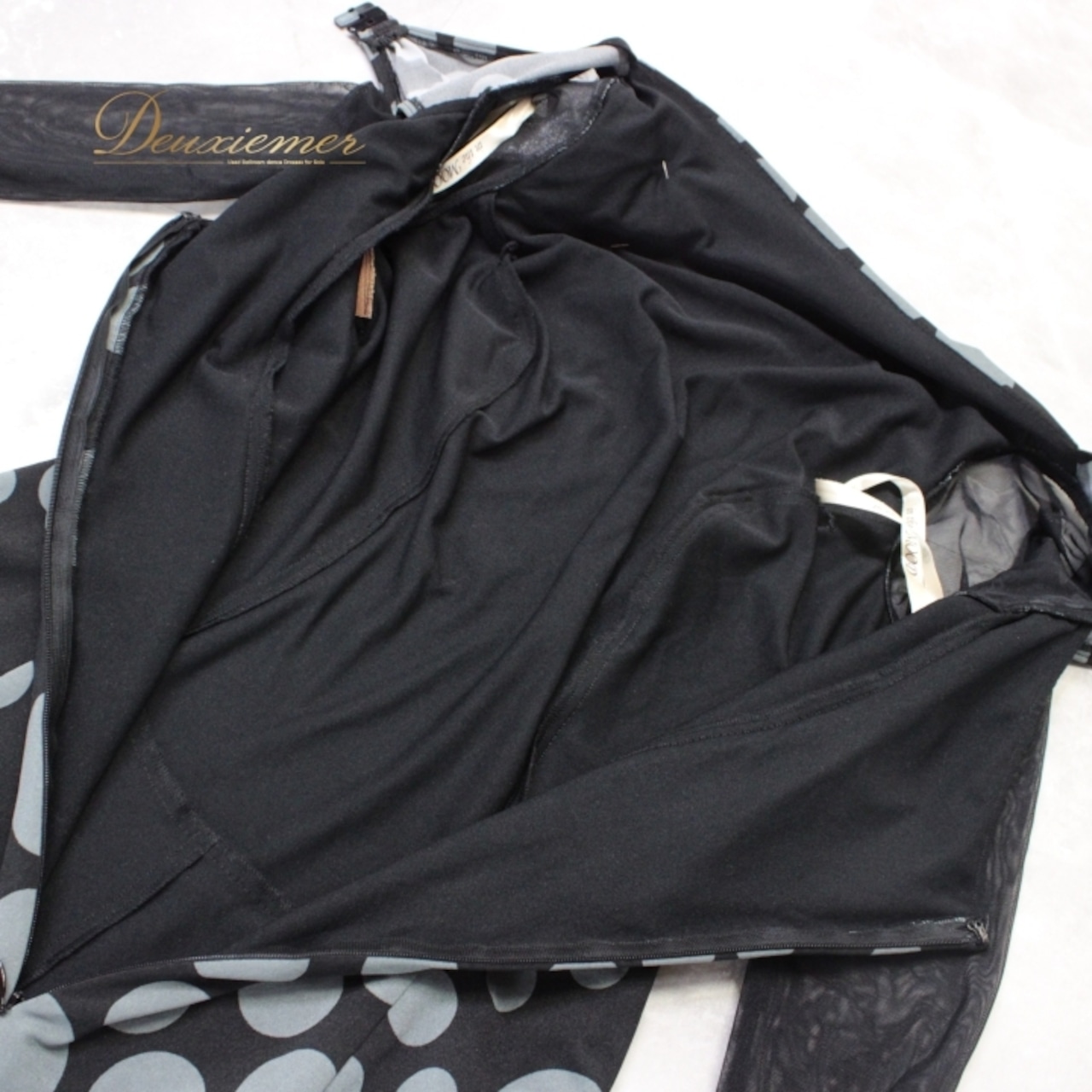 社交ダンス 衣装 スタンダード ドレス ワンピース パーティ衣装 女性用 レディース オールシーズン ブラック系 グレイ系 in the MOOD インザムード 黒 水玉 ドット 長袖 ユニークデザイン コサージュ付き 取り外し可 ポリエステル素材 伸縮性あり