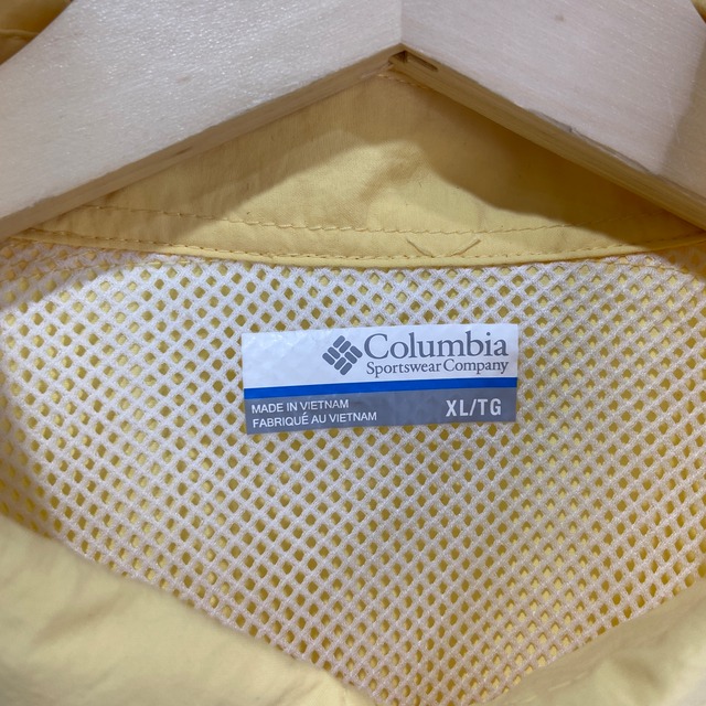 『送料無料』columbia タグ付き未使用フィッシングシャツ　XL 企業ロゴ　イエロー