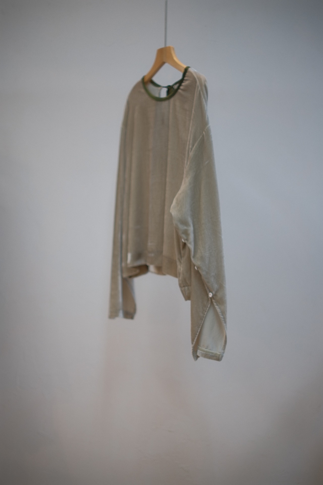 Velours  Short Cuffs Top / PISTACHIO - 4