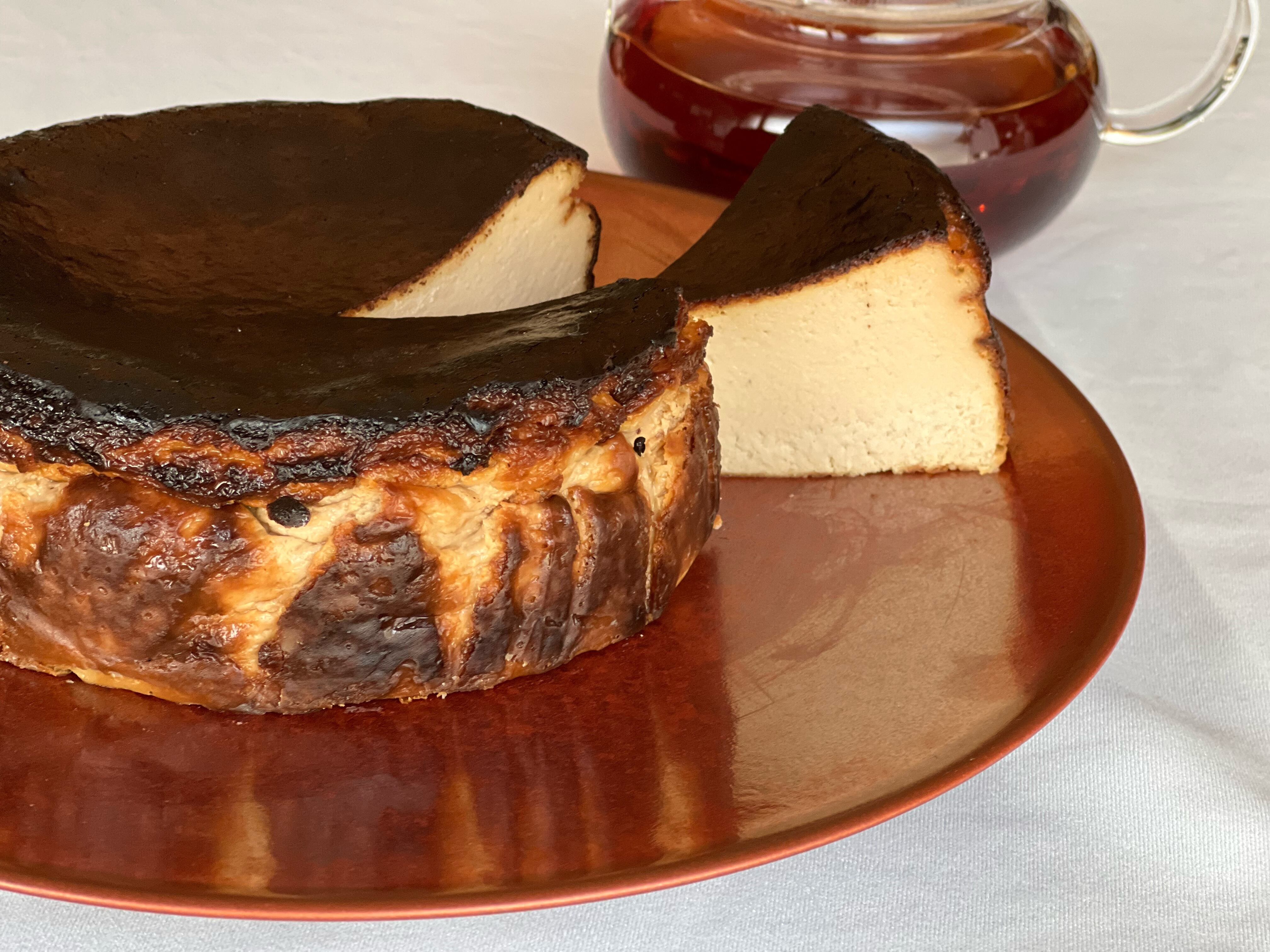 【冷凍】マノワの紅茶バスクチーズケーキ5号(15cm)