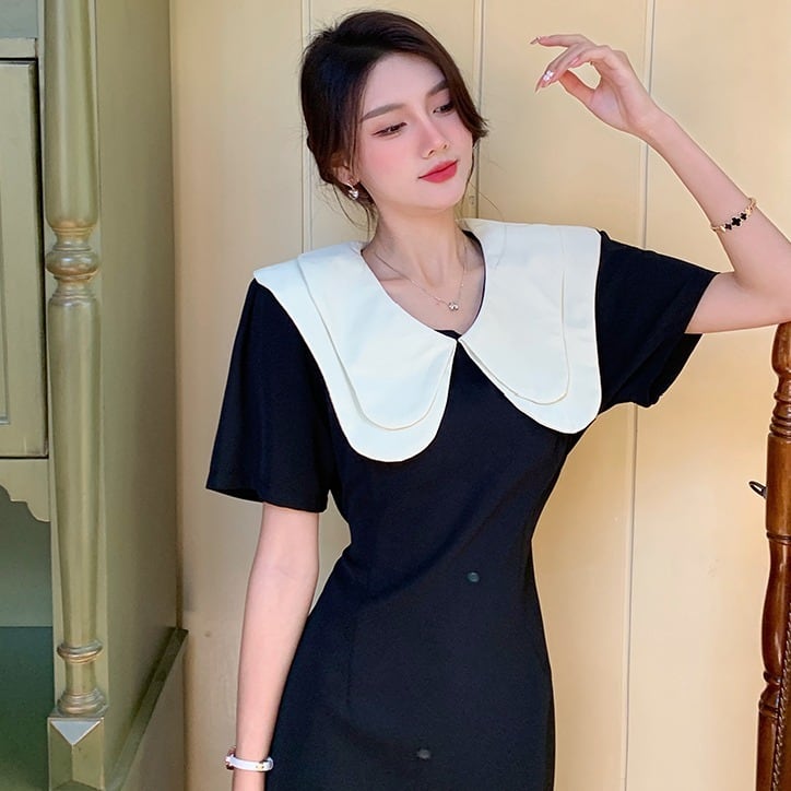 【新作】【送料無料】 韓国の東大門2022新しい夏のスタイルファッショナブルで多用途な人形の襟のスプライシングソリッドカラー痩身ニッチドレス 0237779883244