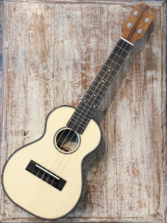 Kida Ukulele Works コンサート #177 ジャーマンスプルース×2Aハワイアンコア