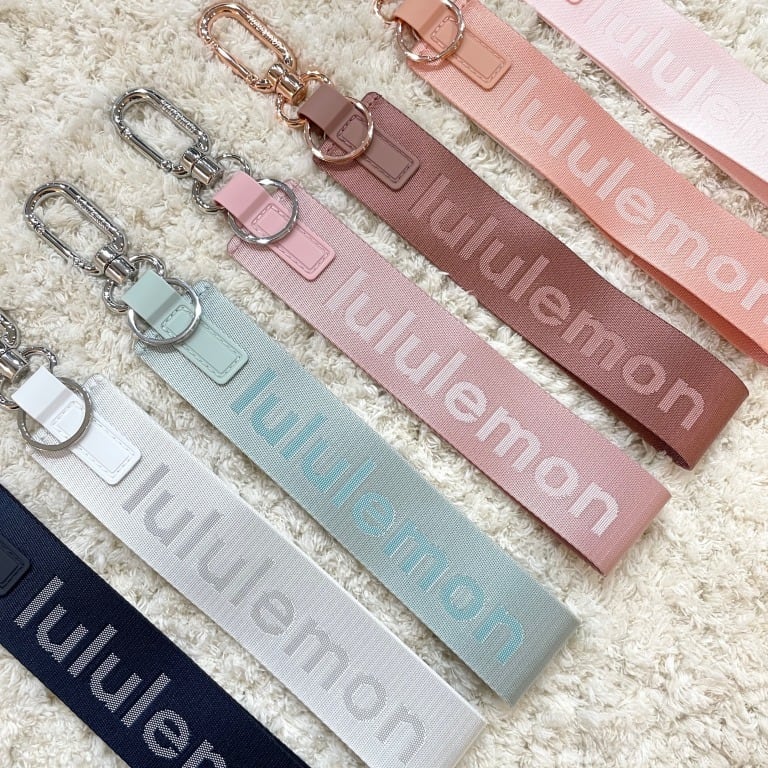 lululemon】ルルレモン Never Lost Keychain カラビナ付き キー