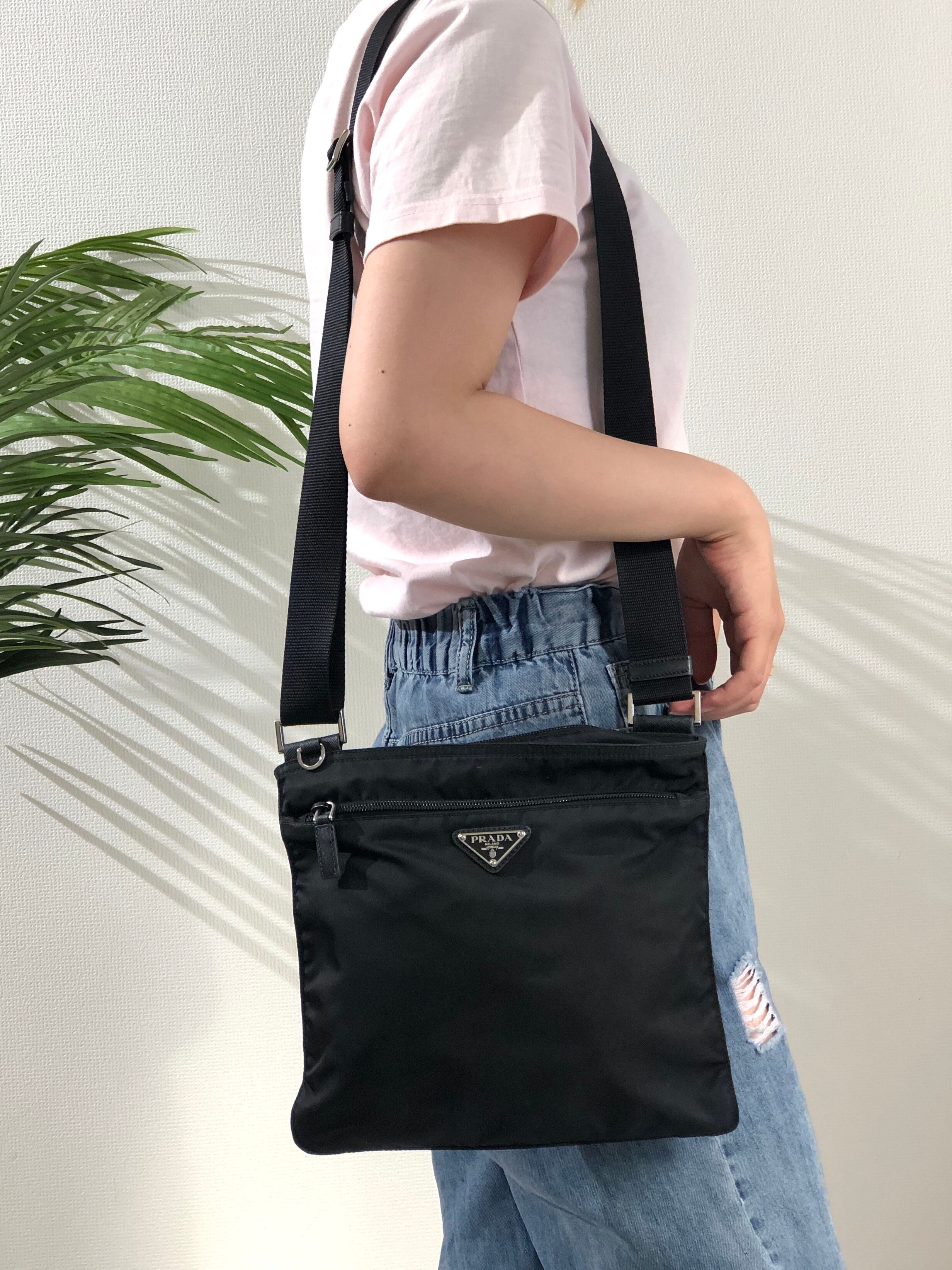 PRADA プラダ トライアングルロゴ ナイロン サフィアーノレザー