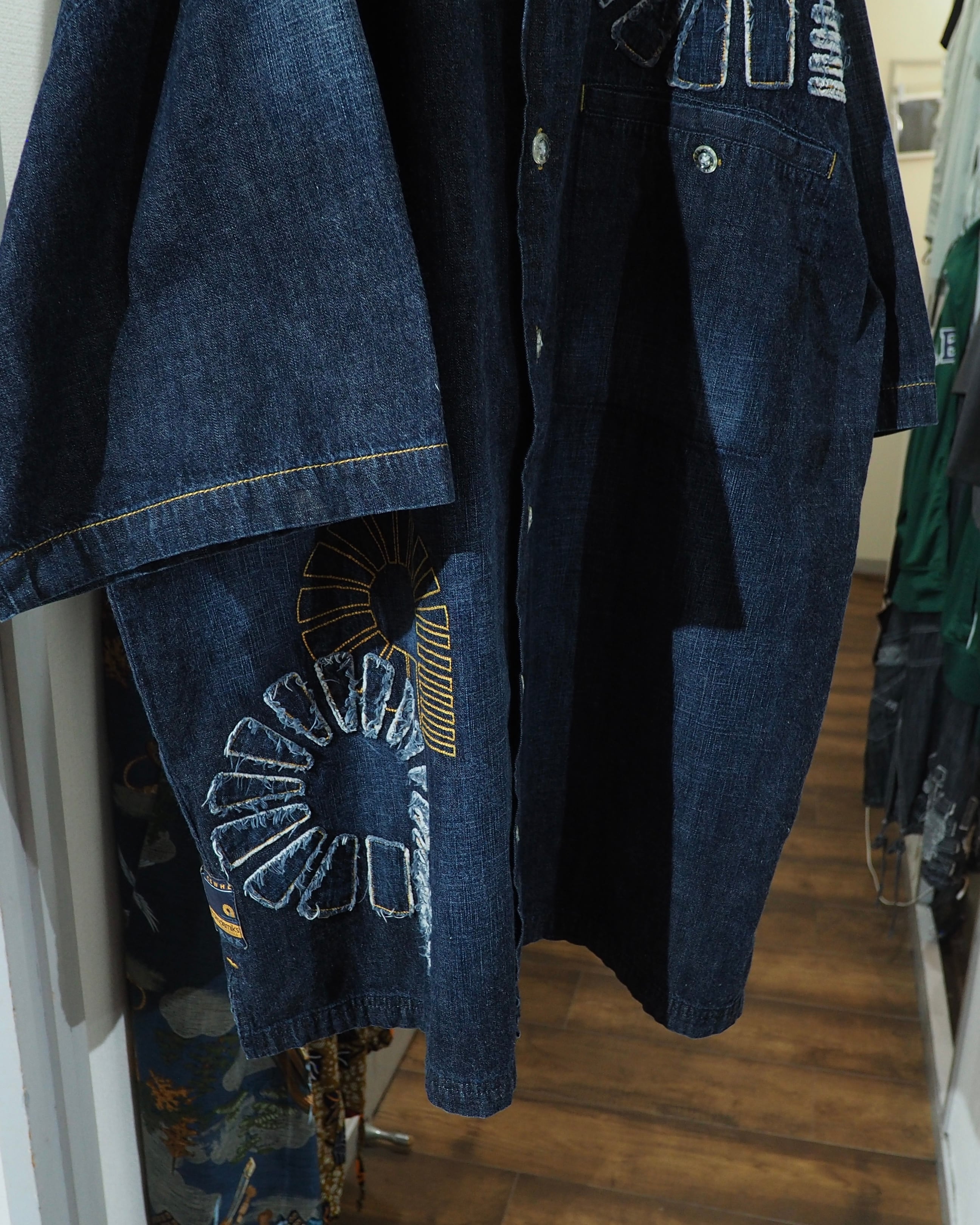 " akademics " Ammonite Logo Embroidery vintage Over silhouette SS Denim shirt