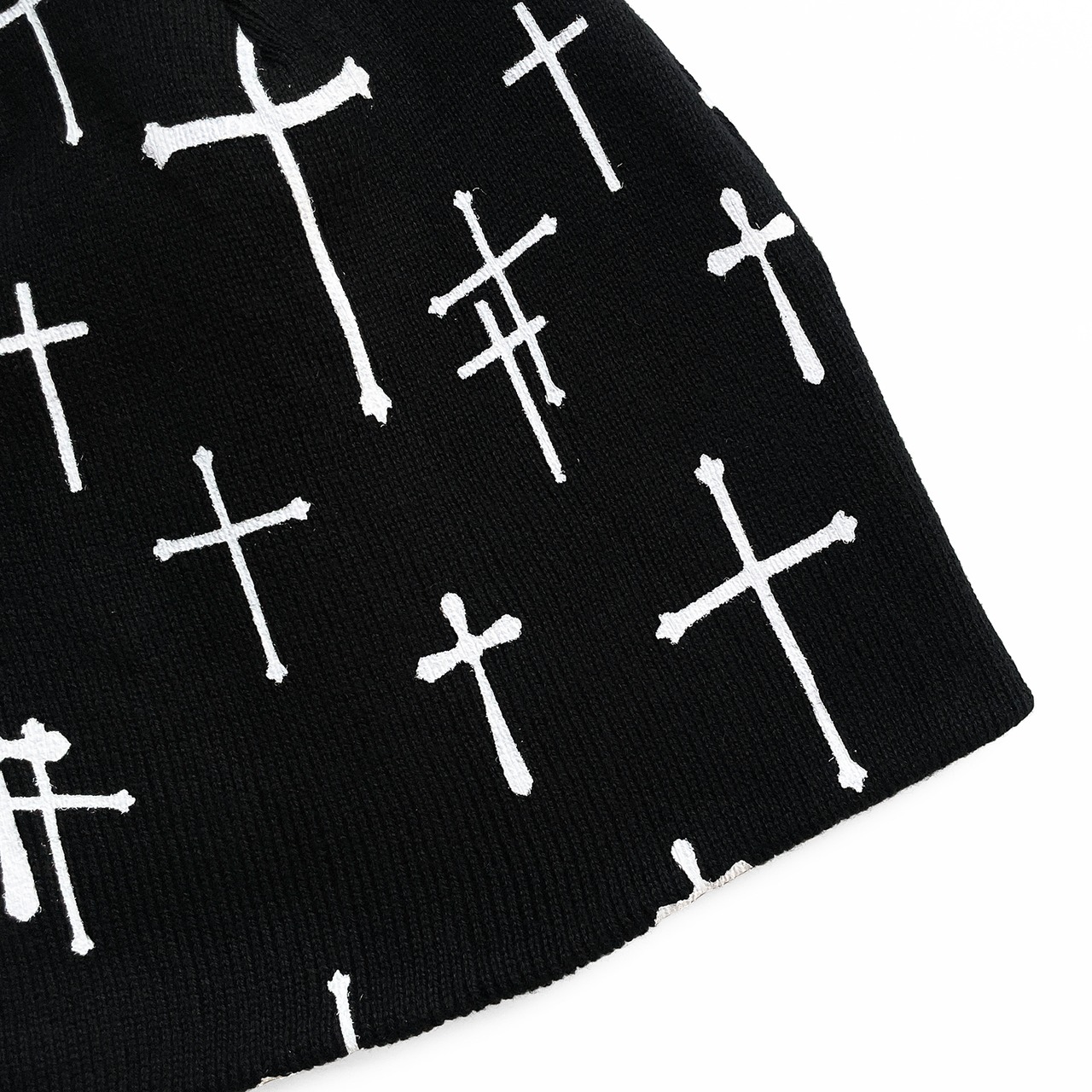 LAST NEST / CROSS BEANIE | HOLICK