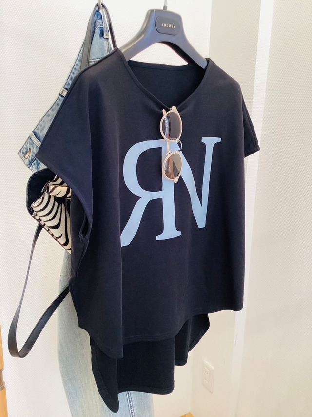 【晩夏10%OFF】前後差ロゴ入りカット