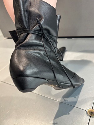 【26AW】Mame Kurogouchi マメ クロゴウチ / ブーツ / Cow Leather Wrap Boots
