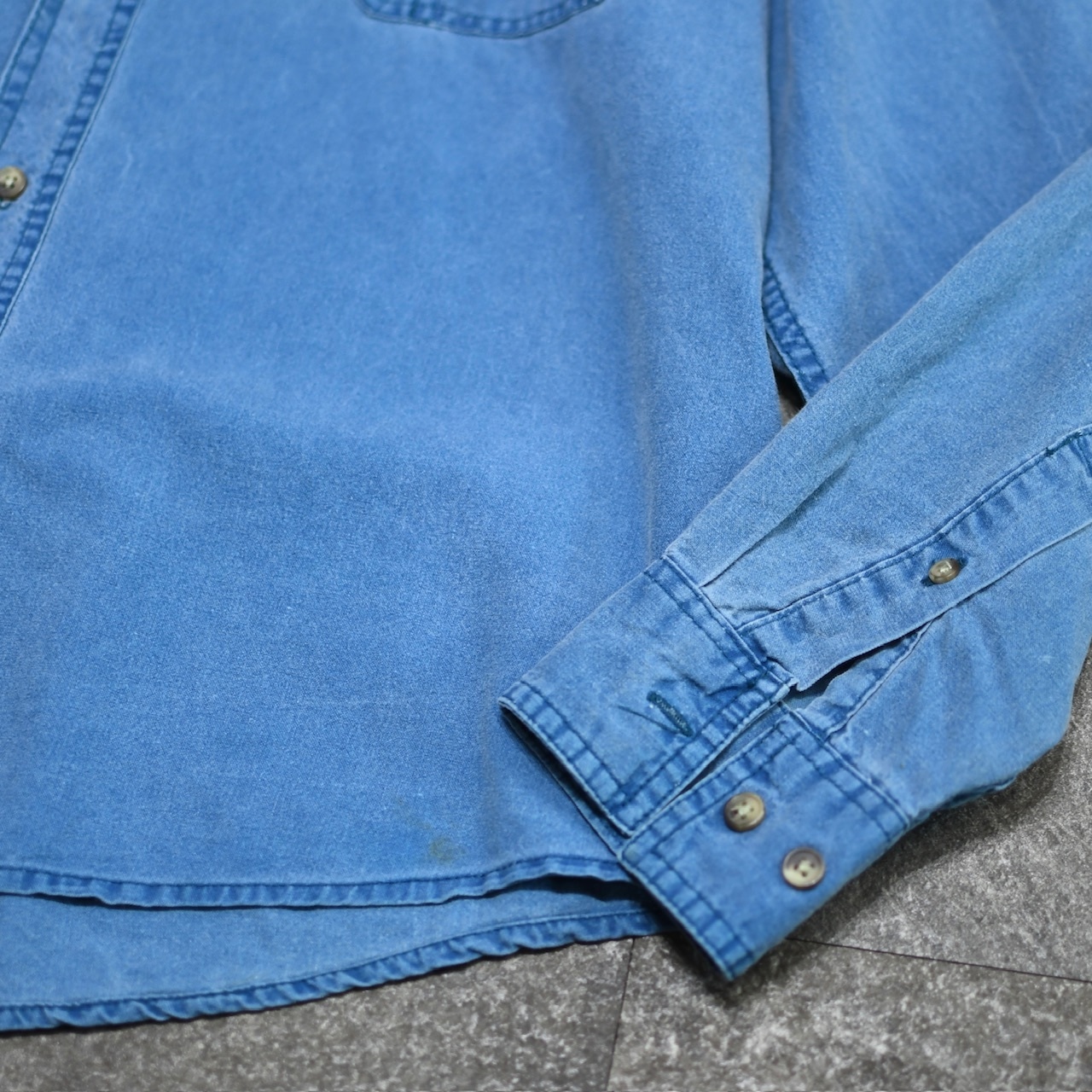 fade blue double pocket plain weave cotton shirt