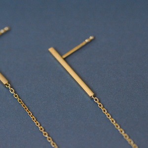 vertical-long  ピアス ゴールド