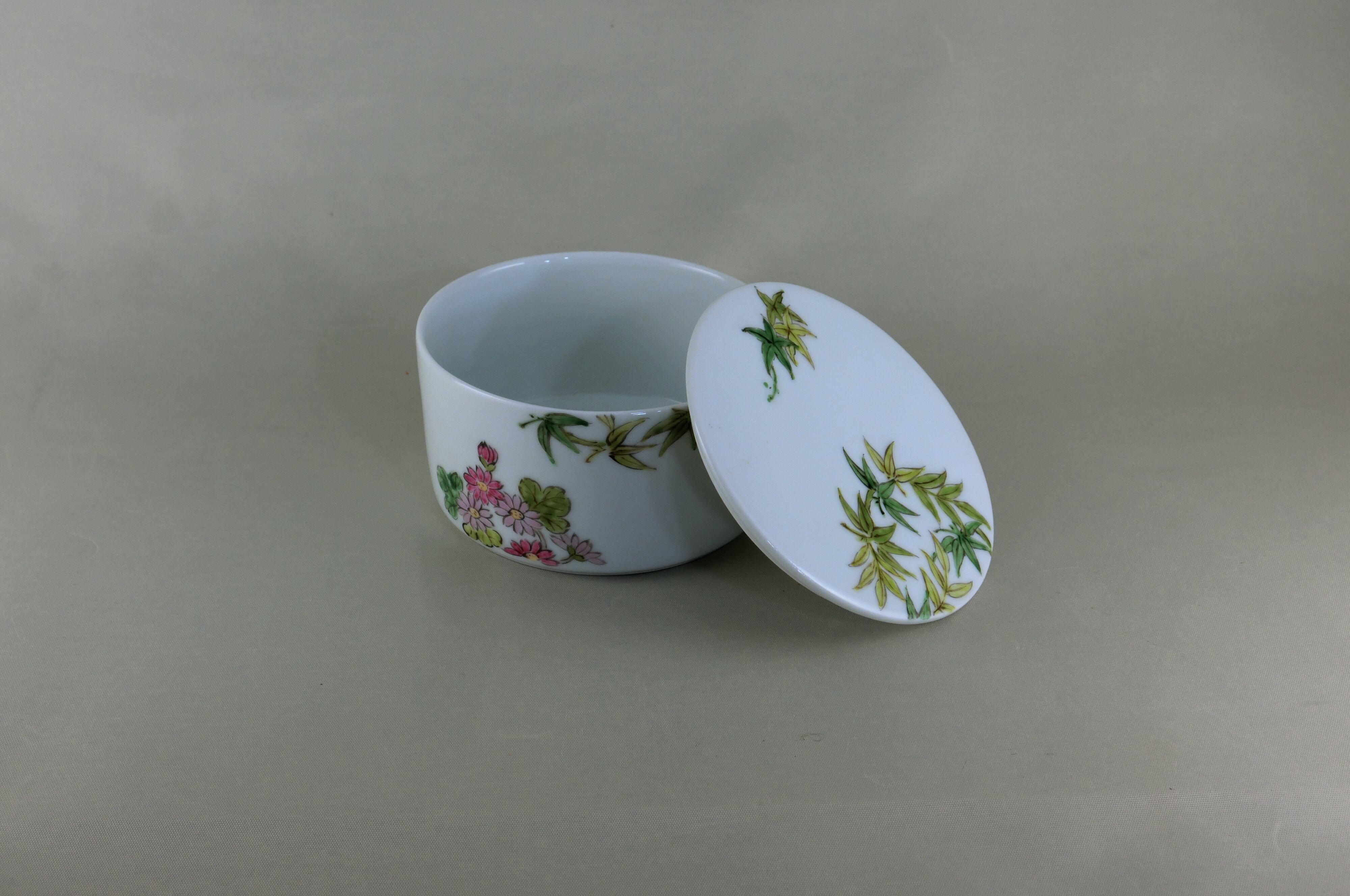 四君子　蓋物（しのえ工房）