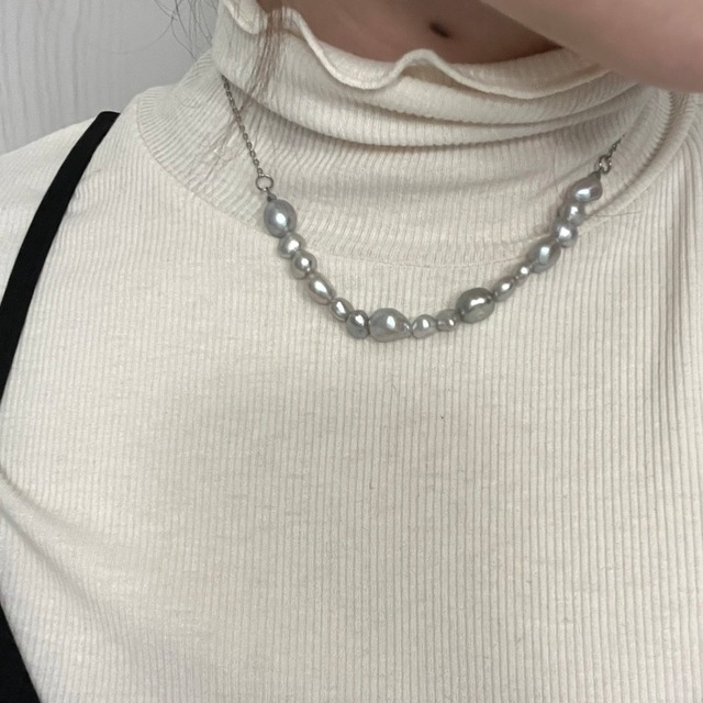 gray perl necklace