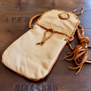 ナスングワム×アーリーモーニング【Nasngwam×Early Morning】Deerskin Medicine Bag (camel)