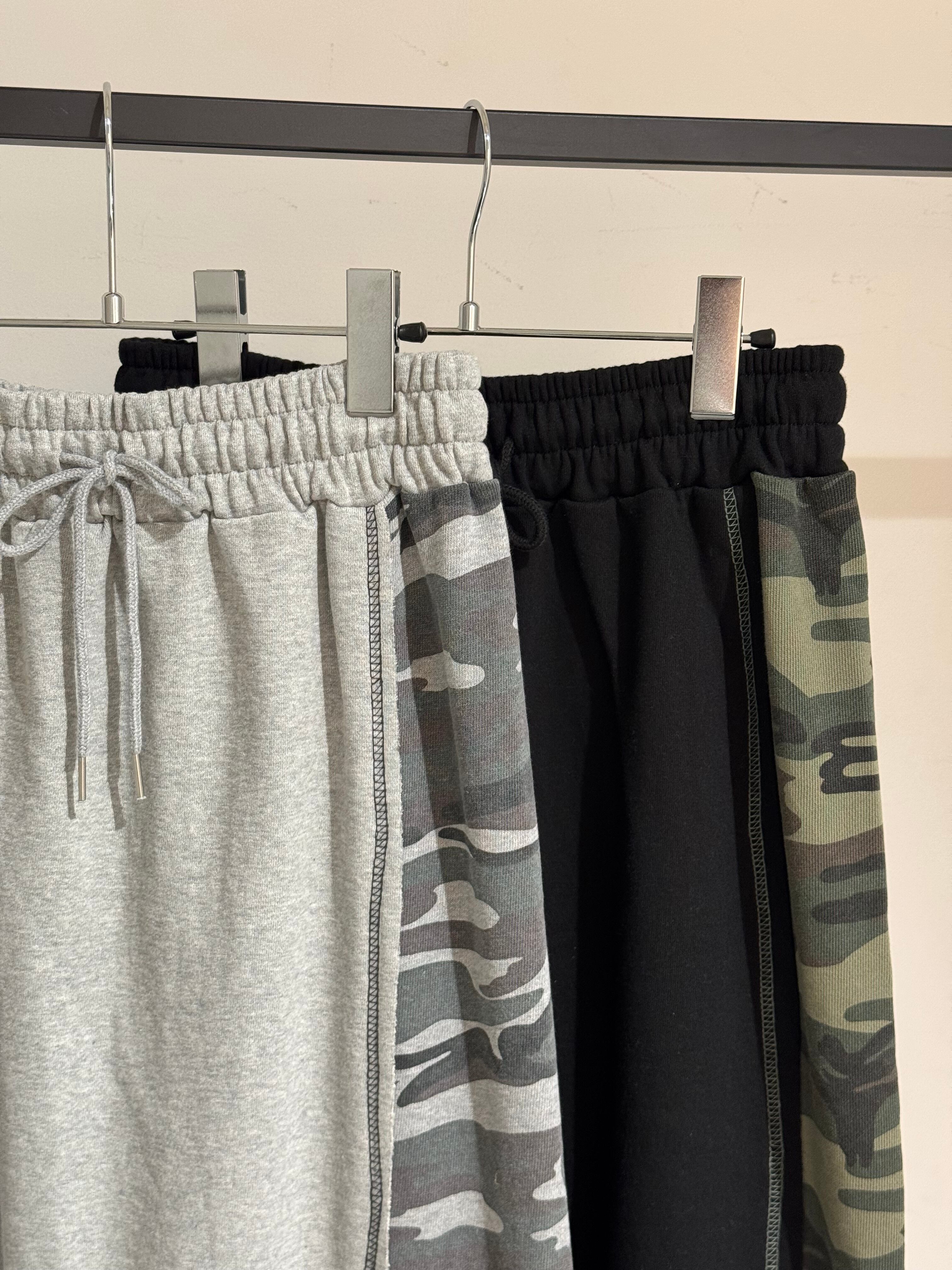 side camouflage sweat skirt