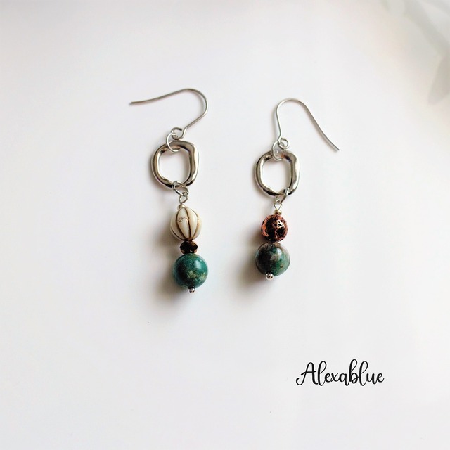 アシンメトリー ラバー（溶岩）ブロンズピアス　クリソコラピアス 天然石ピアス chrysocolla  lava natural stone earrings