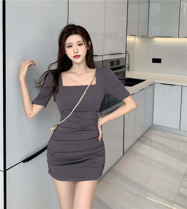 ドレス カラースリーブプリーツスカート サマー 夏物 スクウェア ブラックストロベリース67042037481