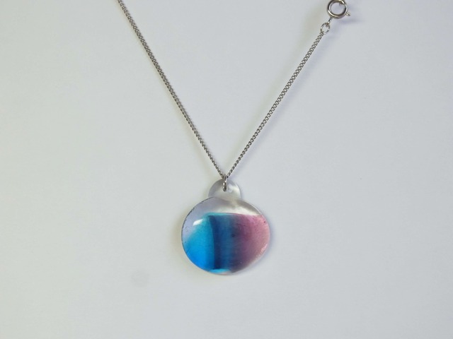 GLASS NECKLACE