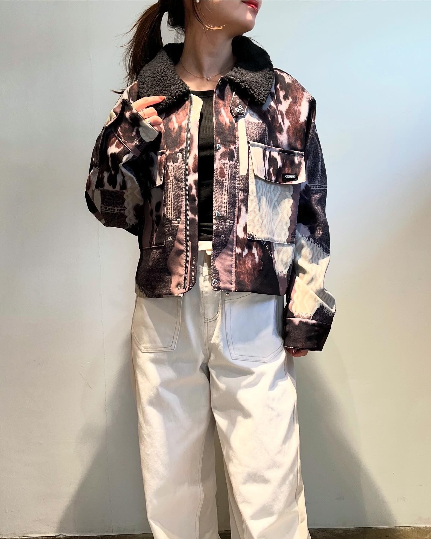 エイミーロウ Eimee Law カウ柄デニムコラージュPtボアカラーJK