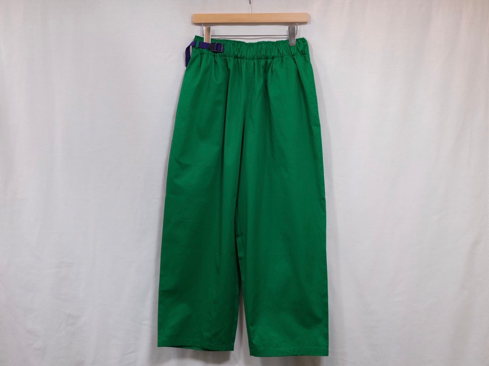 REVERBERATE”BELTED TROUSERS TYPE3 GREEN” | Lapel online store