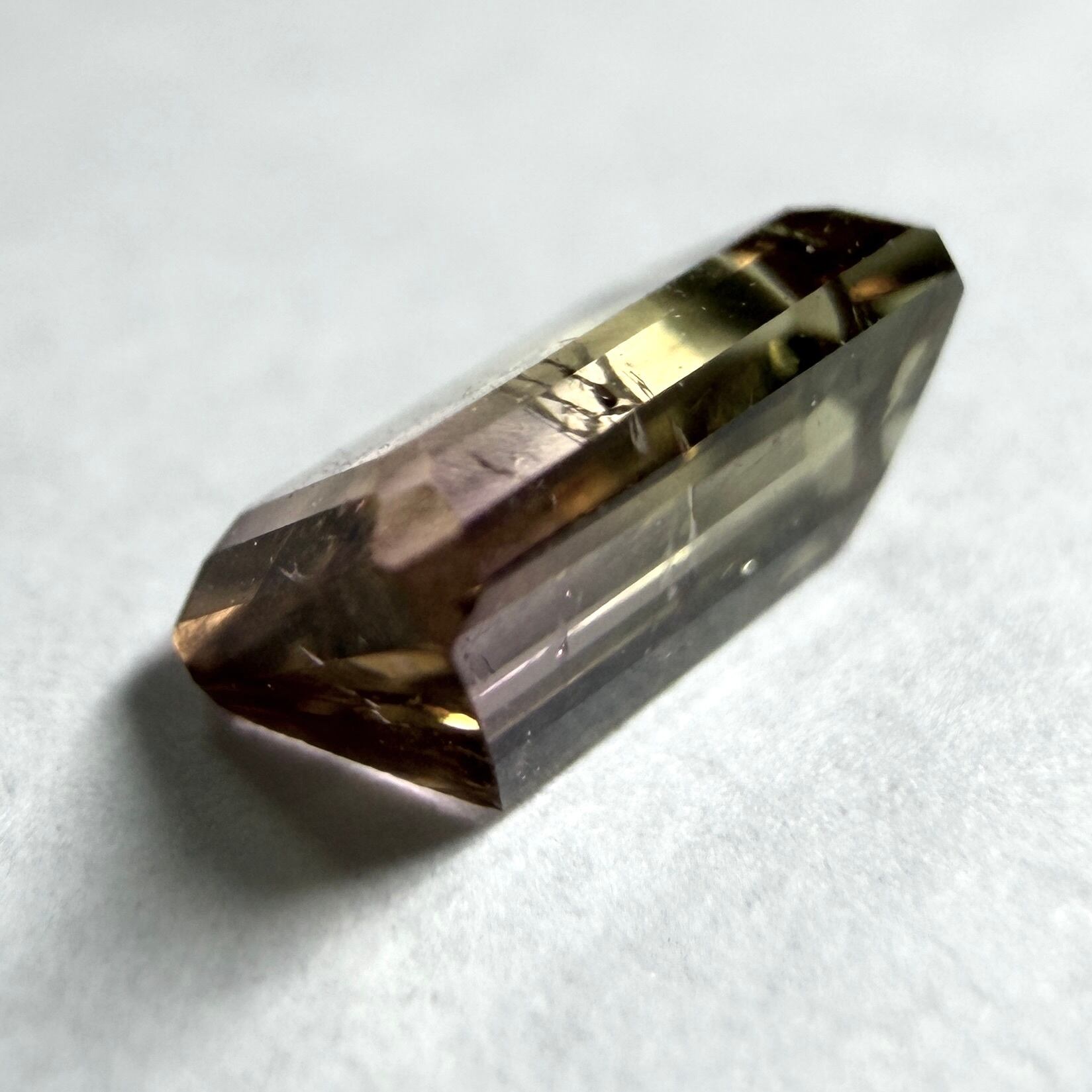 A614 天然バイカラートルマリン 0.620ct | Petal Gem